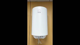 Calentador de agua eléctrico con almacenamiento instantáneo de agua caliente